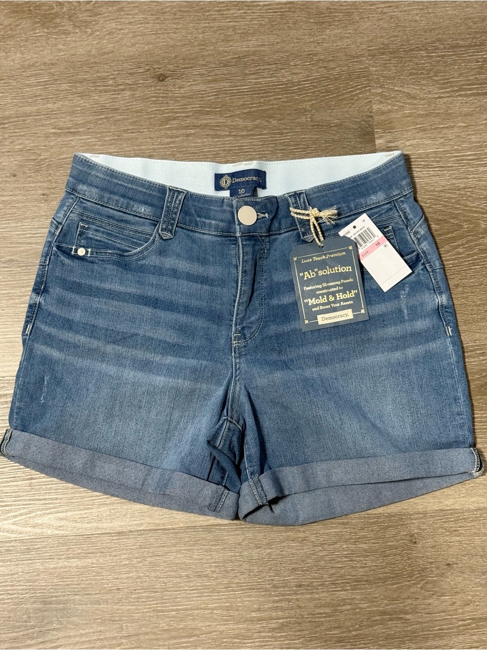 NWT Democracy "Ab"solution Cuffed Denim Short